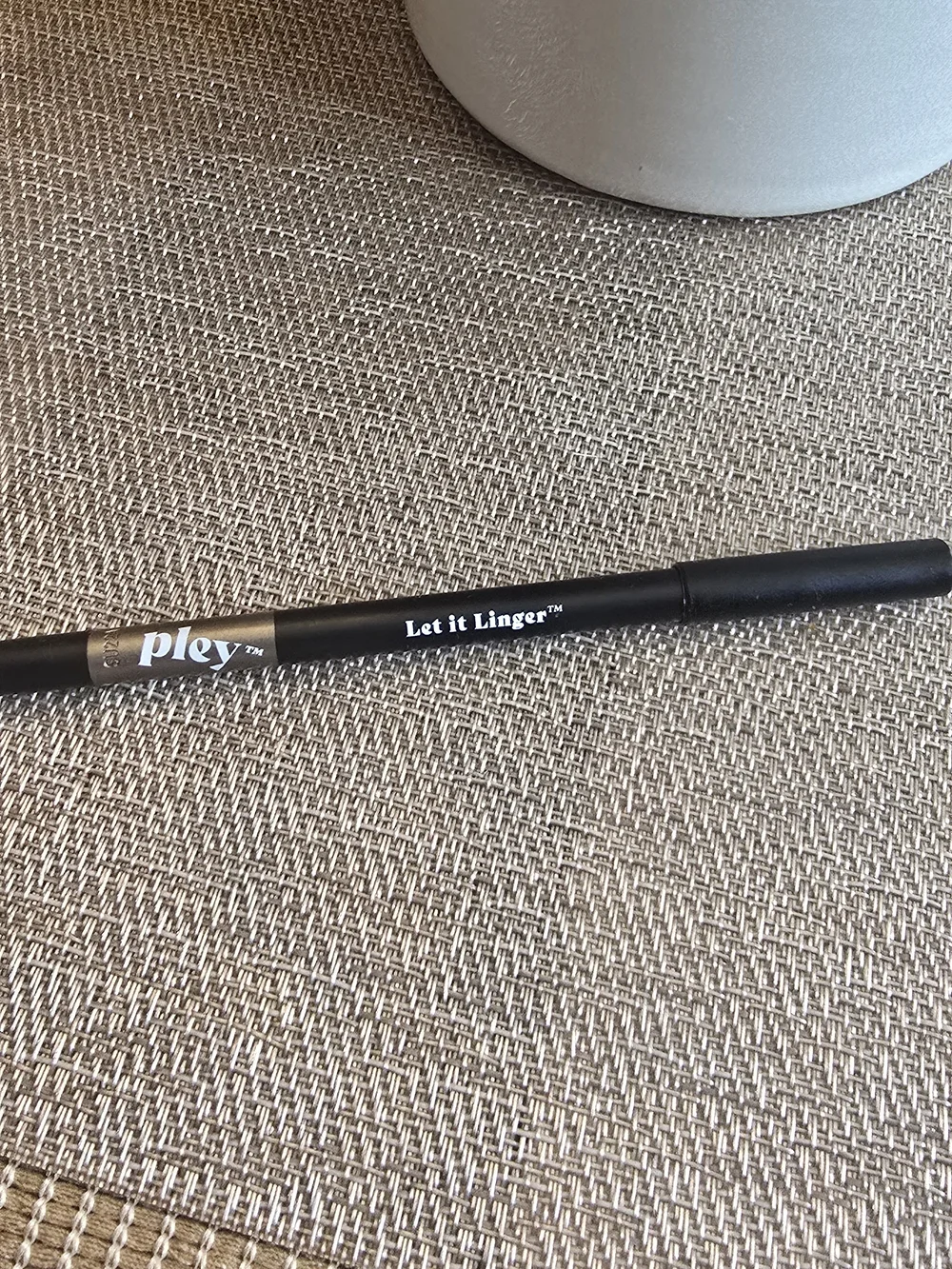 Pley Let it Linger 12hr Gel  Eye Liner In Shade BEACH BUNNY. NWOB✨ FREE GIFT✨